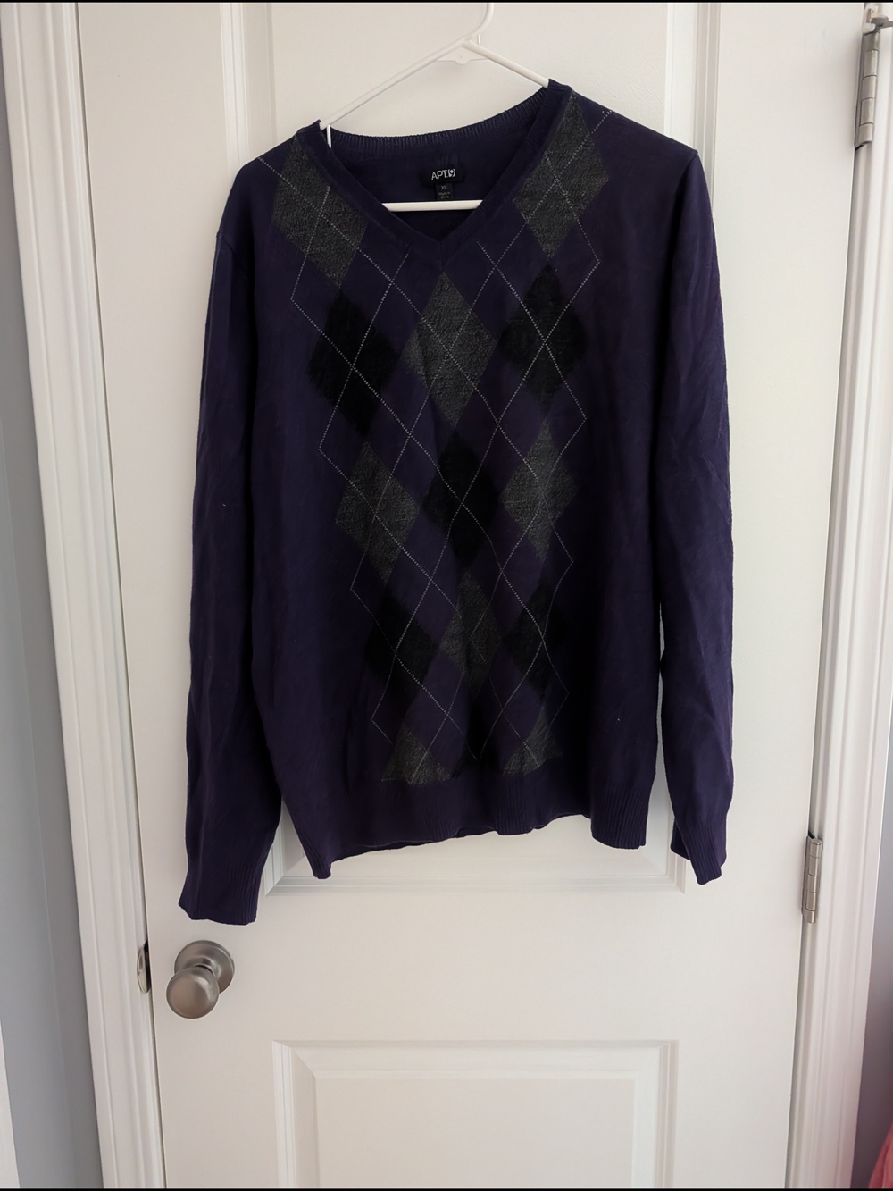 Apt. 9 Men's Dark Navy V-Neck Argyle Sweater